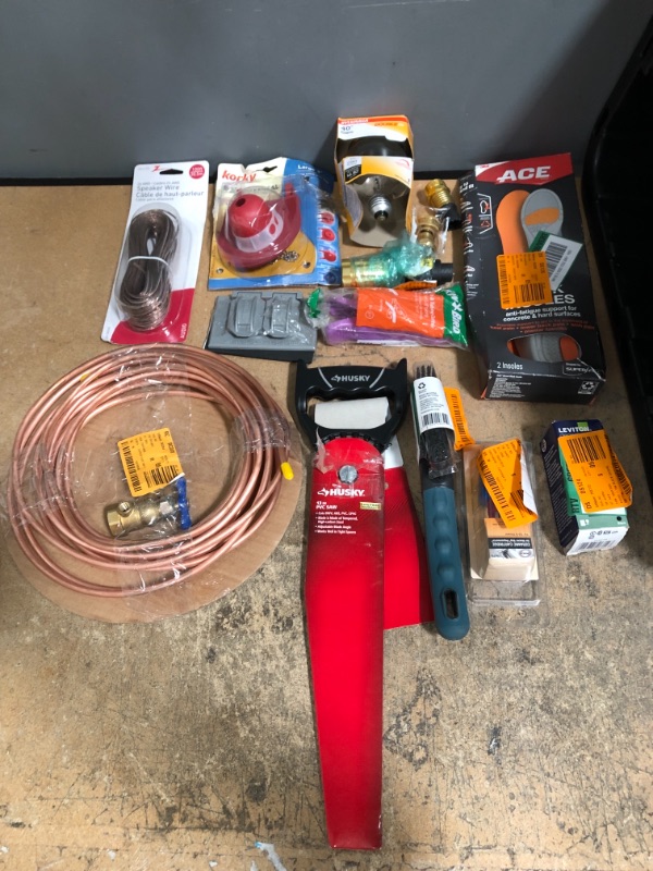 Photo 1 of  Mixed lot of miscellaneous home improvement items, tools & hardware (14 items)
