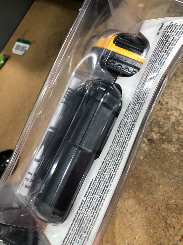 Photo 3 of 
DEWALT
20-Volt MAX Compact Lithium-Ion 4.0Ah Battery Pack with 12-Volt to 20-Volt MAX Charger