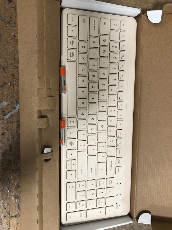 Photo 2 of heyday™ Bluetooth Keyboard

