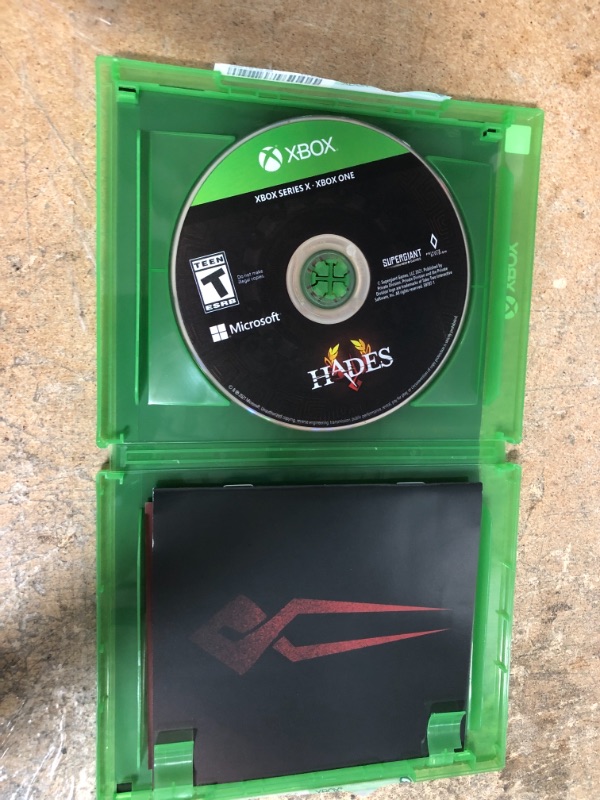 Photo 3 of Hades - Xbox Series X/Xbox One

