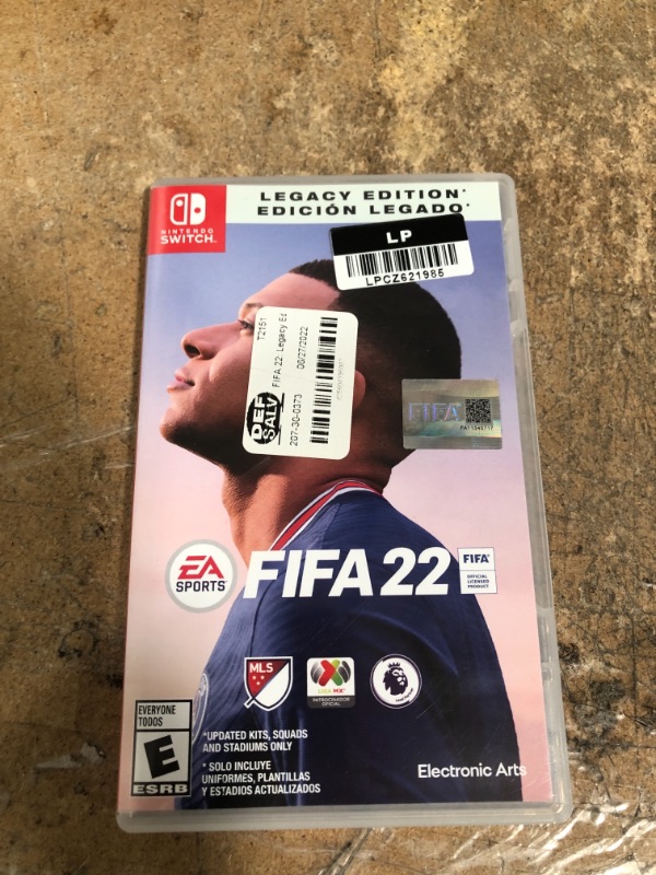 Photo 2 of FIFA 22: Legacy Edition - Nintendo Switch

