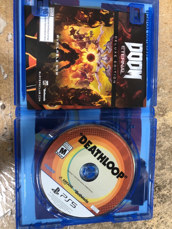 Photo 3 of Deathloop - PlayStation 5

