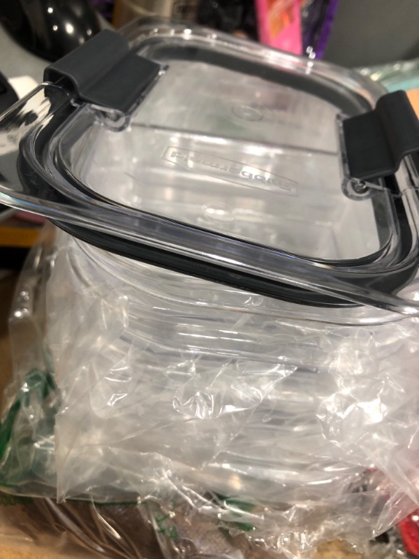Photo 2 of **SEE COMMENTS**
Rubbermaid Brilliance Meal Prep Containers