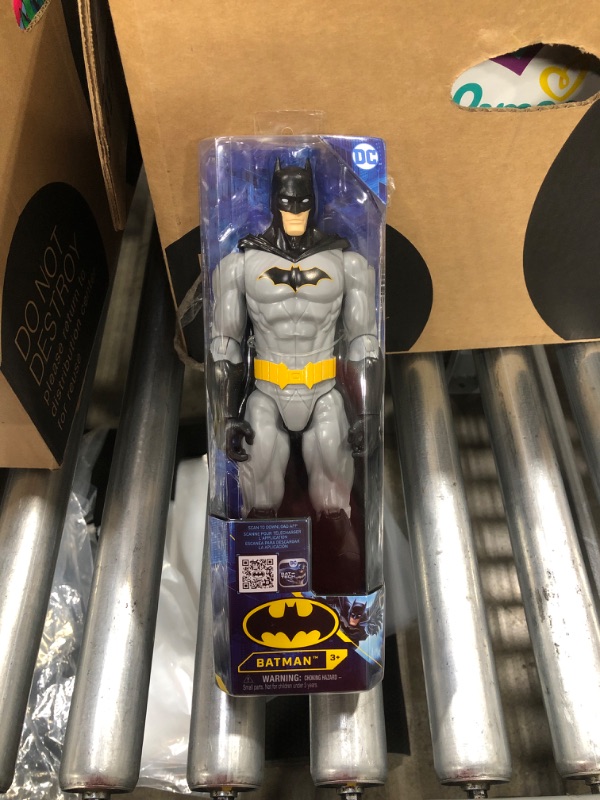 Photo 2 of DC Comics Batman 12-inch Rebirth Batman Action Figure Kids Toys for Boys Aged 3 and up
