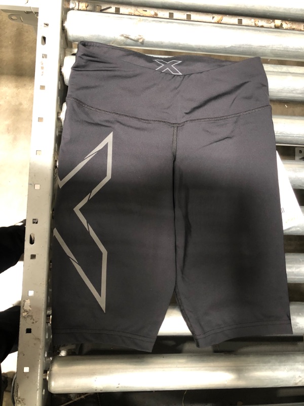 Photo 2 of 2XU Women's Mcs Run Compression Shorts size : S 
