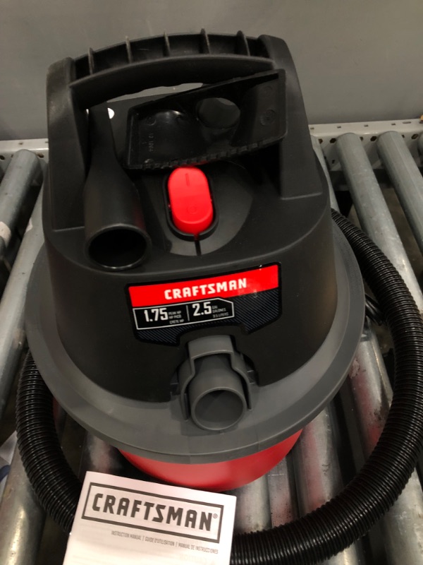Photo 1 of Craftsman 2.5 gal. Corded Wet/Dry Vacuum 3 amps 120 volt 1.75 hp