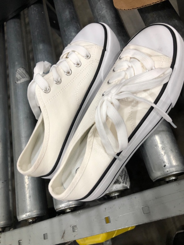 Photo 2 of E-327L Women's Canvas Sneakers Classic Lace Up Oxfords Students Fashion Shoes Sizes (5/36) 
**Stock photo is only for the reference 