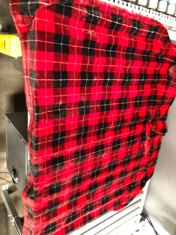 Photo 4 of BEDELITE Fleece Throw Blanket for Couch Sofa Bed, Buffalo Plaid Decor Red and Black Checkered Blanket, Cozy Fuzzy Soft Lightweight Throw Blanket for Spring and Summer, 4 ft, 3 ft 3 inch
**Stock Photo Is Only For the Reference 
