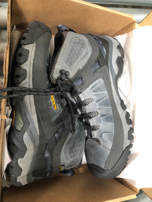 Photo 2 of KEEN Men's Targhee Iii Mid Height Waterproof Hiking Boot
Size 10