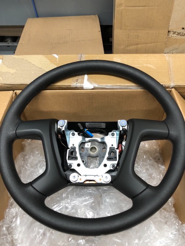 Photo 2 of GM Genuine Parts 22947803 Ebony Steering Wheel