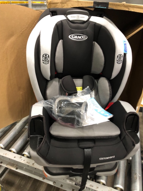 Photo 3 of Graco Extend2Fit 3 in 1 Car Seat, Ride Rear Facing Longer, Garner, 21.56 Pounds
