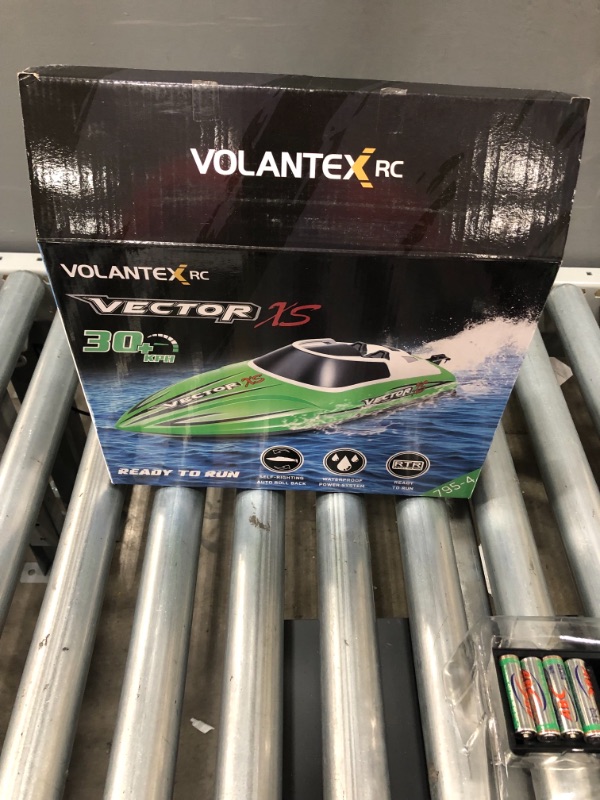 Photo 2 of **BROKEN FIN**
YEZI Remote Control Boat for Pools & Lakes,Udi001 Venom Fast RC Boat for Kids & Adults,Self Righting Remote Controlled Boat W/Extra Battery (Green)
