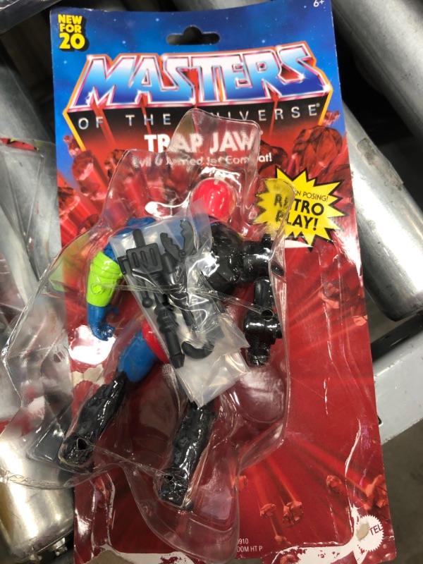 Photo 3 of Masters of the Universe Origins Trap Jaw 5.5-in Action Figure, Battle Figure for Storytelling Play and Display, Gift for 6 to 10-Year-Olds and Adult Collectors
