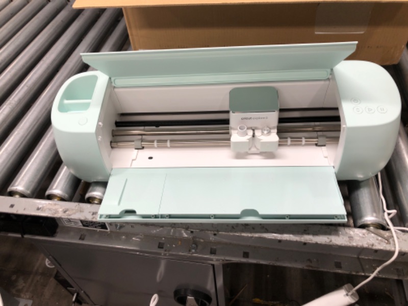 Photo 3 of ***TESTED*** POWERS ON*** Cricut Explore 3 - 2X Faster DIY Cutting Machine for all Crafts, Matless Cutting with Smart Materials, Cuts 100+ Materials, Bluetooth Connectivity, Compatible with iOS, Android, Windows & Mac Cricut Explore Air 3
