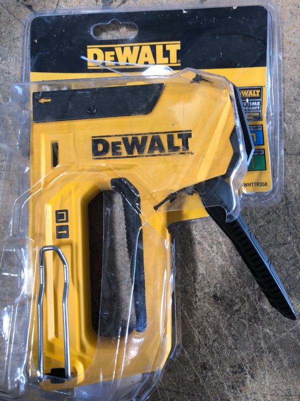 Photo 2 of 18-Gauge Heavy-Duty Staple/Nail Gun
