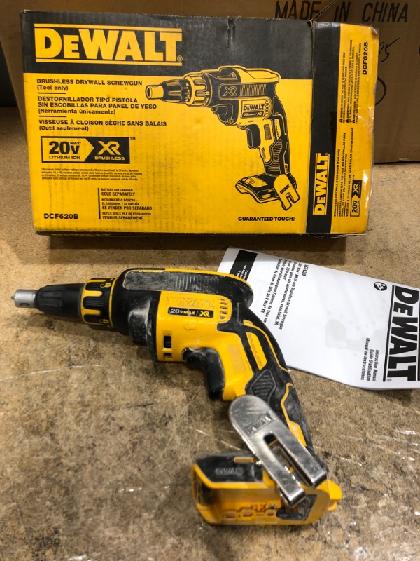 Photo 2 of 20-Volt MAX XR Cordless Brushless Drywall Screw Gun (Tool-Only)
