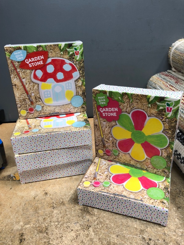 Photo 1 of 6x paint a garden stone (2flower and 4 mushroom houses)