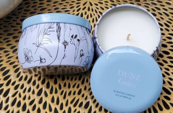 Photo 1 of  4 Scented candle Dune Grass 3.5 oz
1 Scented candle Coconut vetiver 3.5 oz