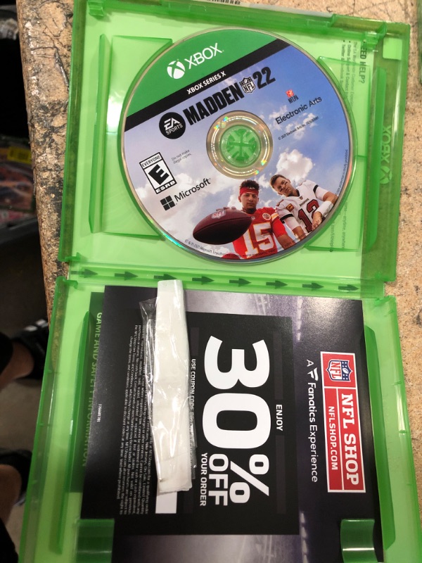 Photo 3 of Madden NFL 22 - Xbox Series X|S

