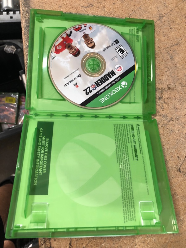 Photo 3 of Madden NFL 22 - Xbox One/Series X|S

