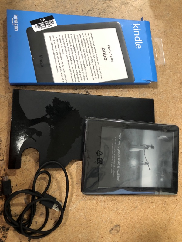Photo 2 of Amazon Kindle 8GB e-Reader Black


