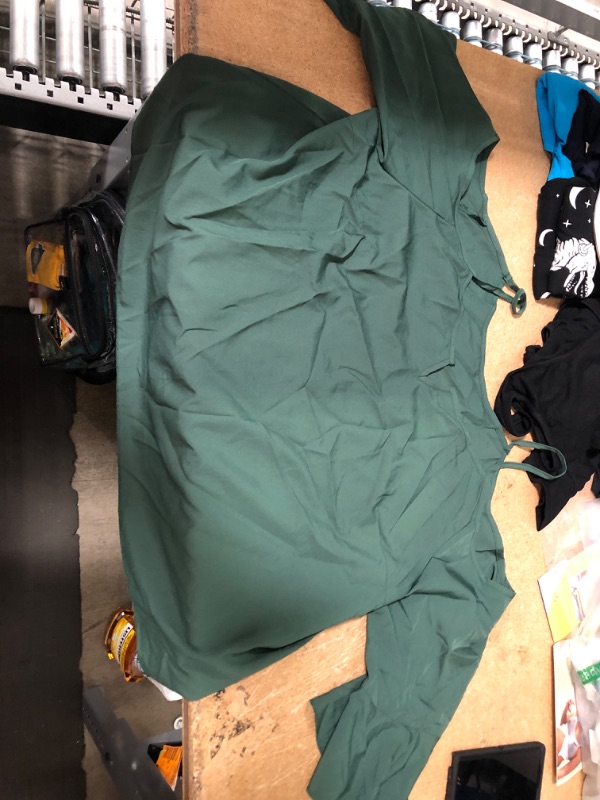 Photo 1 of BUNDLE OF 2 CLOTHING ITEMS
GREEN WOMENS SHIRT (SIZE POSSIBLY 2XL), BLACK ROMPER/JUMPER LARGE