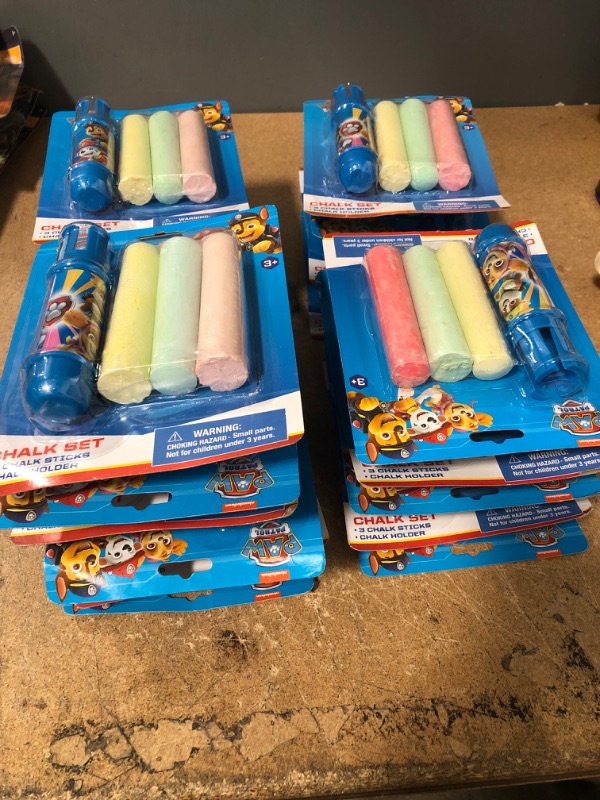 Photo 1 of (X21) PAW PATROL 4PCS CHALK KIT