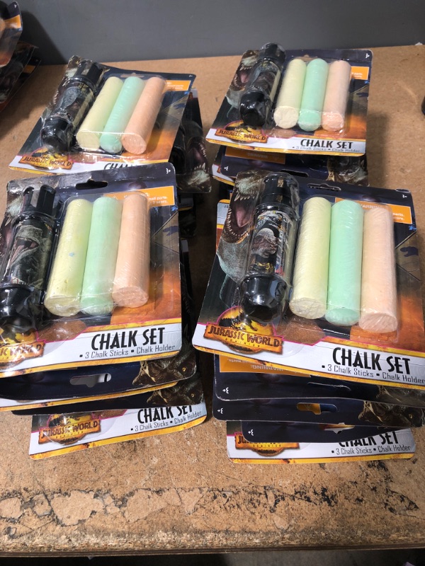 Photo 1 of (X20) 4PCS JURASSIC PARK CHALK KIT