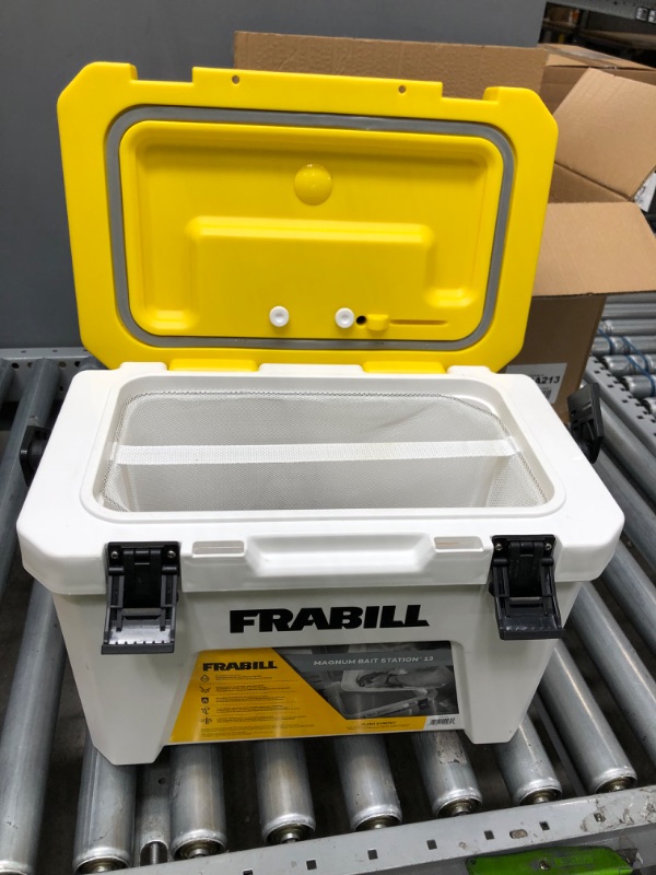 Photo 2 of Frabill Magnum Bait Station Aerated Bait Storage for Live Bait Available in 13 Qt