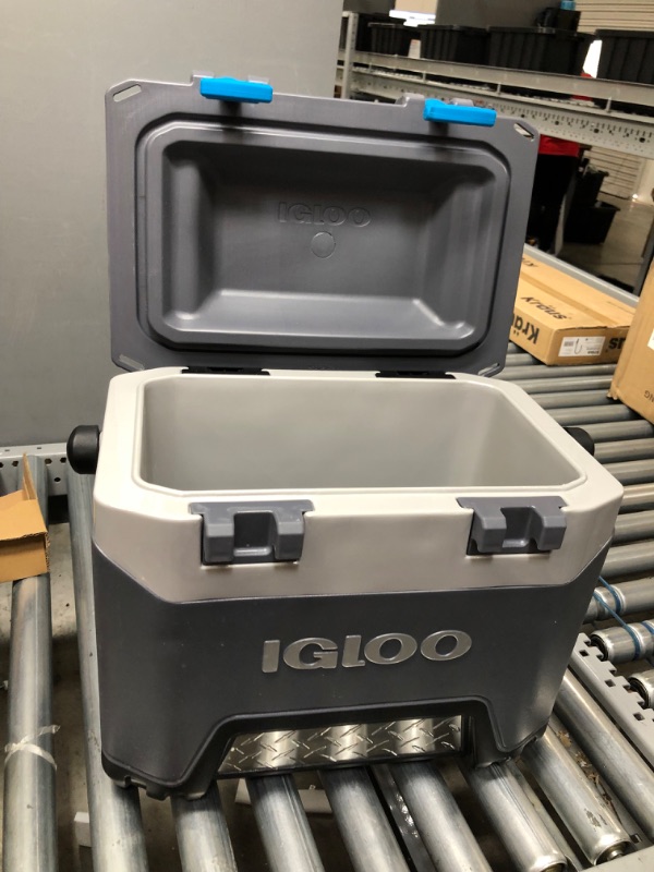 Photo 3 of Igloo BMX 25qt Cooler - Gray