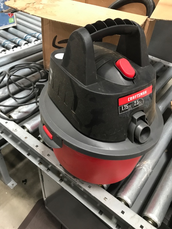 Photo 2 of CRAFTSMAN CMXEVBE17250 2.5 gallon 1.75 Peak Hp Wet/Dry Vac, Portable Shop Vacuum **Nonfunctional Parts only***