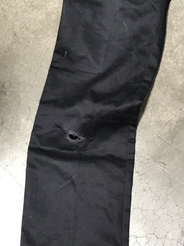 Photo 2 of Dickies Boys' Skinny Straight Pant - 16
- Minor rip 