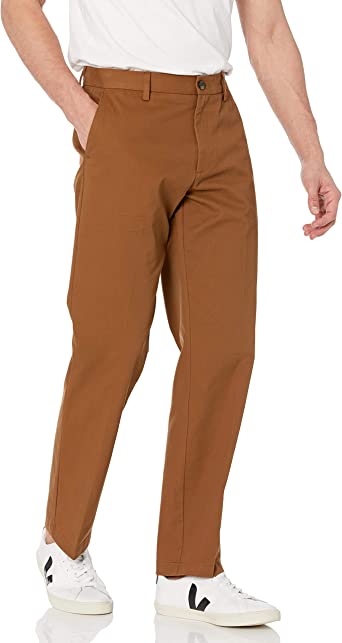 Photo 1 of Amazon Essentials Men's Classic-Fit Wrinkle-Resistant Flat-Front Chino Pant 32X32
