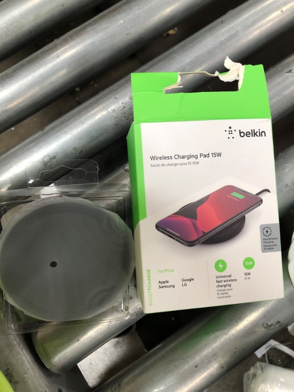 Photo 2 of Belkin Boost Charge Wireless Charging Pad (15W)

