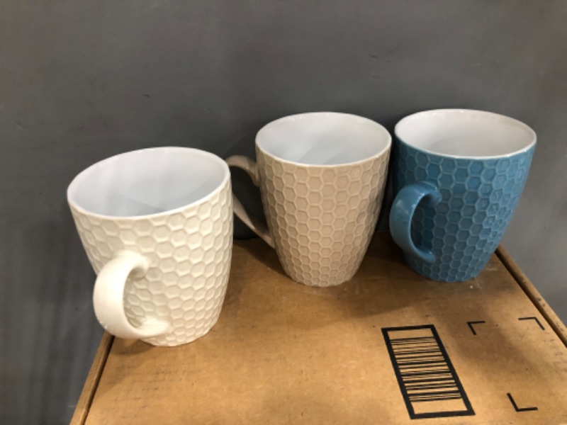 Photo 3 of AmorArc 18oz Large Coffee Mugs Set of 6, Ceramic Coffee Mugs with Textured Pine Needle Patterns for Kitchen, Colorful Coffee Cups for Coffee,Cappuccino,Cocoa, Dishwasher&Microwave Safe, Multi-color
