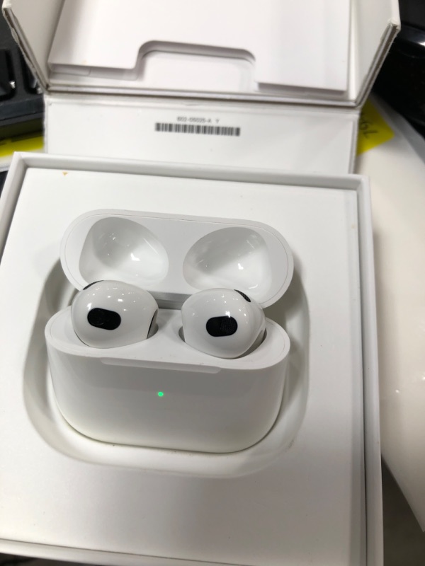 Photo 5 of Apple AirPods (3rd Generation) Wireless Earbuds with MagSafe Charging Case. Spatial Audio, Sweat and Water Resistant, Up to 30 Hours of Battery Life. Bluetooth Headphones for iPhone
Serial #: DGGMYCH6KX