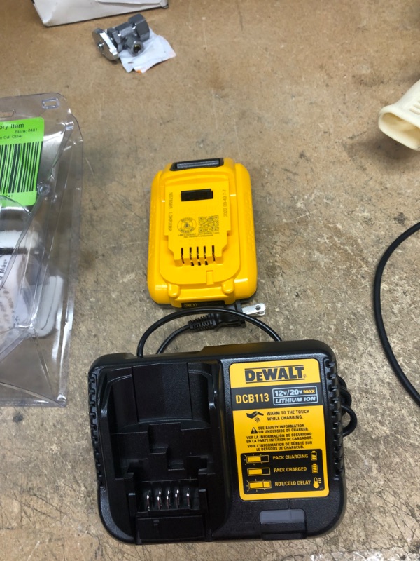 Photo 2 of "DeWALT DCB240C 20V 4.0 Ah Max Compact Lithium-Ion Battery Pack"