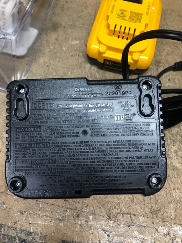 Photo 3 of "DeWALT DCB240C 20V 4.0 Ah Max Compact Lithium-Ion Battery Pack"