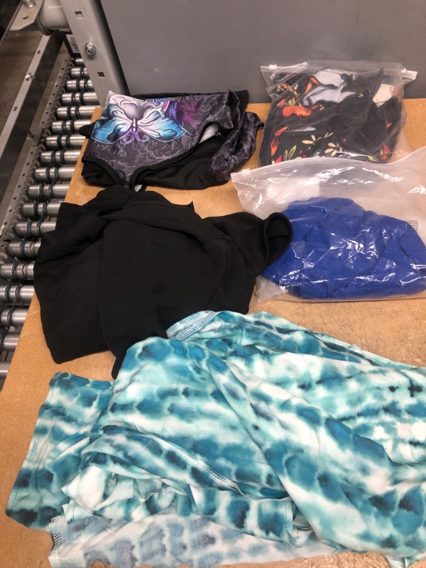 Photo 1 of ***5 Count*** Bundle Of Women Clothing Sizes: Large-2XL, Aqua/green DIY Dress, crop top, short  black dress, etc. 