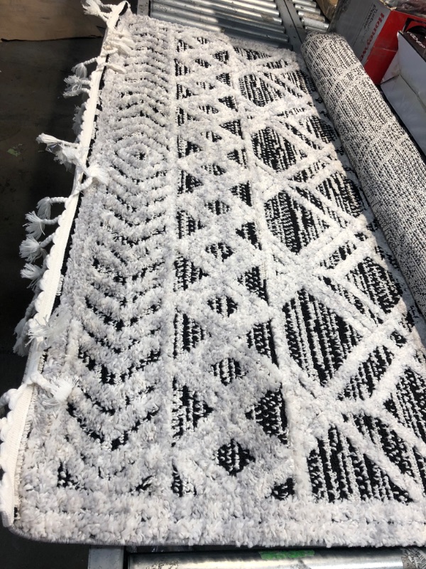 Photo 3 of (DIRTY) Gray Shaggy Lattice Tassel Area Rug 5'3" x 7'7"