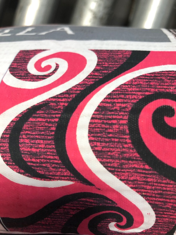 Photo 1 of 4FT X 6FT AREA RUG 