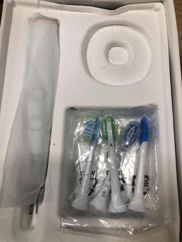 Photo 2 of Philips Sonicare HX9924/61 DiamondClean Smart 9500 Rechargeable Electric Toothbrush