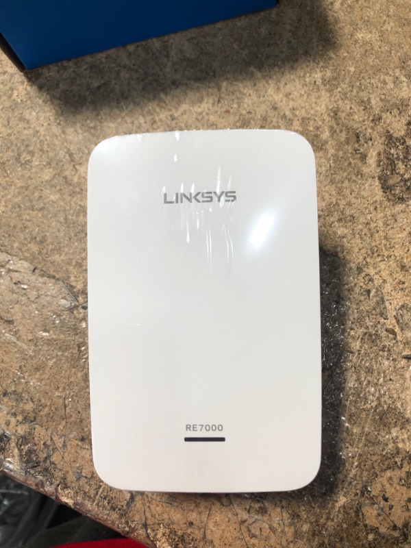 Photo 2 of Linksys RE7000 AC1900 Gigabit Range Extender / Wi-Fi Booster / Repeater MU-MIMO (Max Stream RE7000)