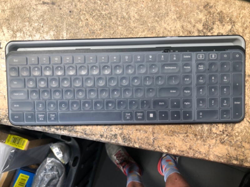 Photo 1 of wireless keyboard BLUETOOTH FOR TABLET OR COMPUTER MODEL K620T
