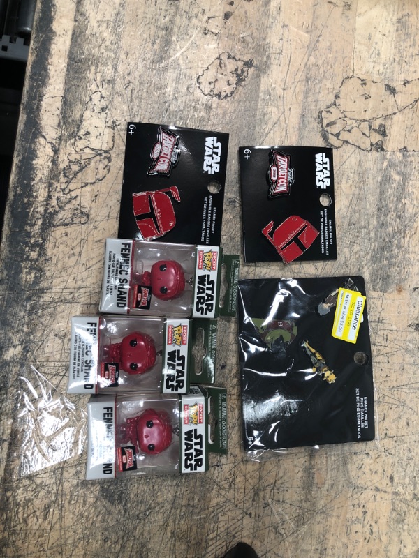 Photo 1 of **bundle of 5 starwars pins and key chains 
