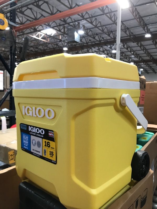 Photo 2 of  Igloo Latitude 16qt Roller Cooler -yellow 13.69 Inches (H) x 14 Inches (W) x 12.7 Inches (D)

