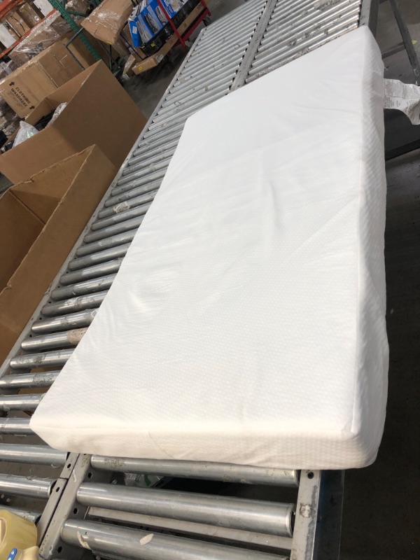 Photo 3 of **not packaged** ***DAMAGED**
Graco Premium Foam Crib & Toddler Mattress – GREENGUARD Gold and CertiPUR-US Certified, 100% Machine Washable, Breathable, and Water-Resistant Cover, Meets All Applicable Category Safety Standards-52x27x5 Inch