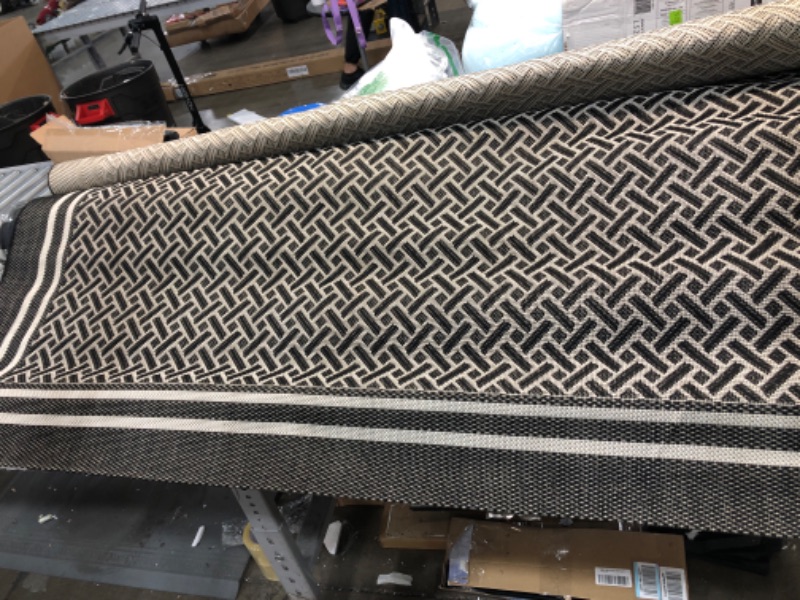 Photo 1 of 6x9ft indoor/outdoor area rug