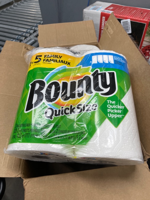 Photo 1 of Bounty Quick Size Paper Towels, White, 4 Packs Of 2 Family Rolls = 8 Family Rolls