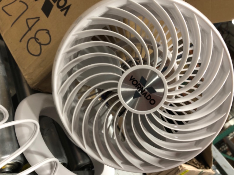 Photo 2 of **FUNCTIONAL BUT ONE PROPELLER IS BROKEN***
Vornado 460 Small Whole Room Air Circulator Fan with 3 Speeds, 460-Small, White White 460 - Small Fan